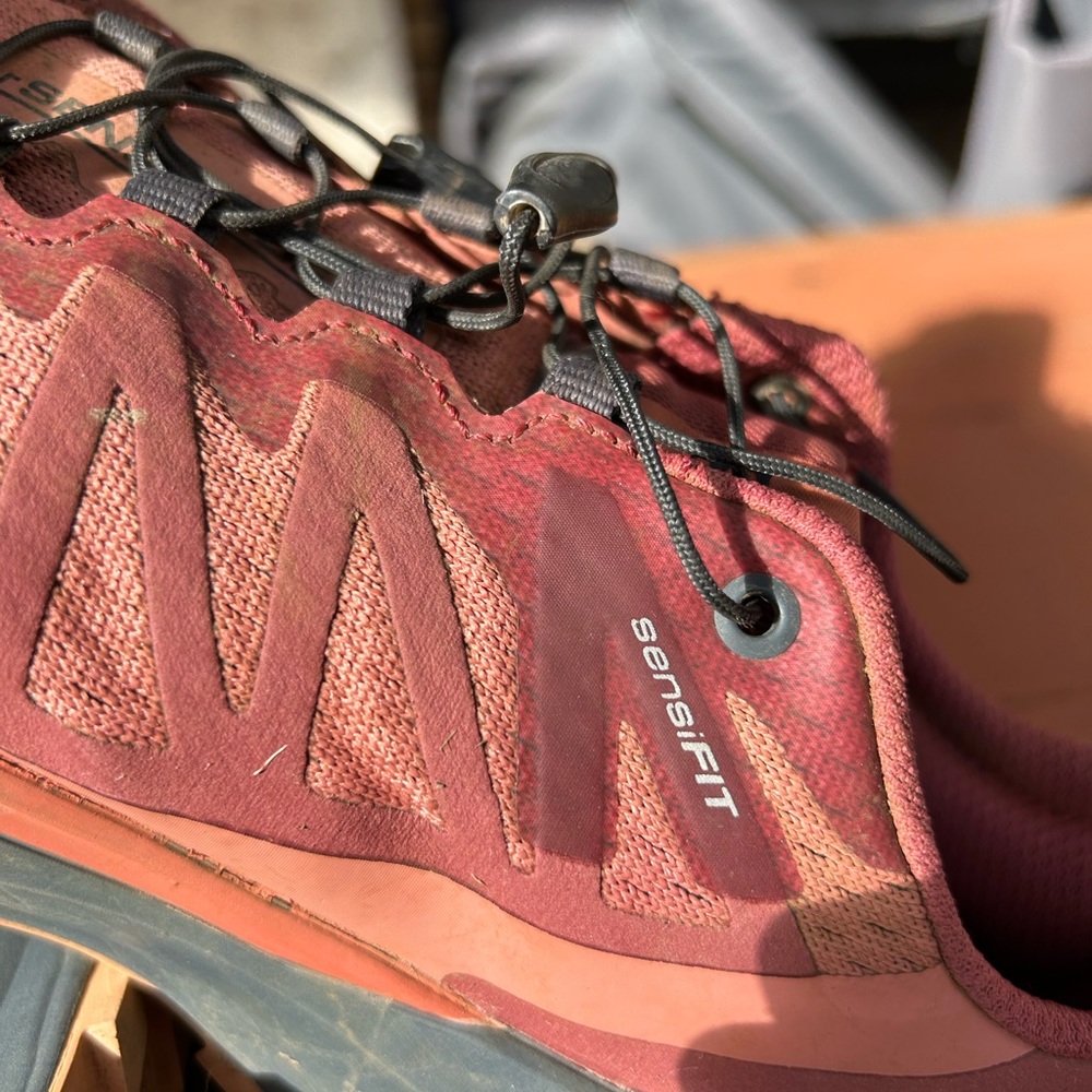Salomon sensiFit sneakers contagious adjustable lace up cord. Ortholite Sz 7.5 - Picture 7 of 11